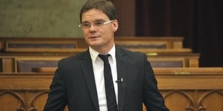 Bánki Erik: az adóterhek csökkentésével védekezik a kormány Bánki Erik: az adóterhek csökkentésével védekezik a kormány
