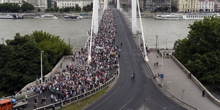 Pécsett is demonstráltak a pedagógusok szombaton Pécsett is demonstráltak a pedagógusok szombaton