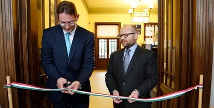 Már nemcsak vonatjegyet, hanem pécsi buszbérletet is lehet venni a pécsi főpályaudvaron Már nemcsak vonatjegyet, hanem pécsi buszbérletet is lehet venni a pécsi főpályaudvaron