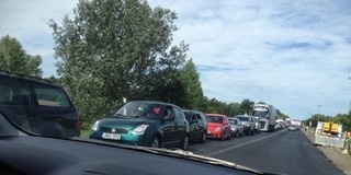 Dugó a 6-oson, Pécs után Szigetvár felé akadozik a forgalom Dugó a 6-oson, Pécs után Szigetvár felé akadozik a forgalom