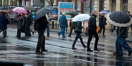 Jégesők, heves zivatarok rondíthatnak bele a vasárnap délutánba Jégesők, heves zivatarok rondíthatnak bele a vasárnap délutánba