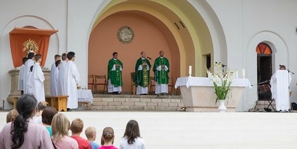 Katolikus iskolák elsőáldozói ünnepeltek Máriagyűdön Katolikus iskolák elsőáldozói ünnepeltek Máriagyűdön