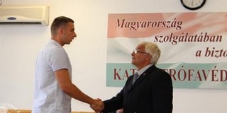 Új, frissen kiképzett lánglovagok csatlakoztak a megyei tűzoltóságokhoz Új, frissen kiképzett lánglovagok csatlakoztak a megyei tűzoltóságokhoz