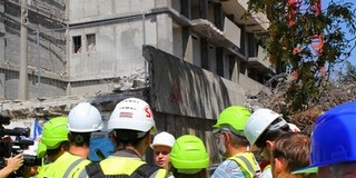 A 15. emelet bontásánál tartanak a Magasháznál, eddig terv szerint haladnak A 15. emelet bontásánál tartanak a Magasháznál, eddig terv szerint haladnak