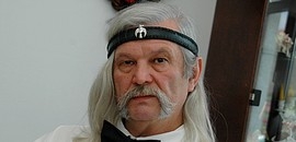 Nem vesz többé szikét a kezébe Nem vesz többé szikét a kezébe