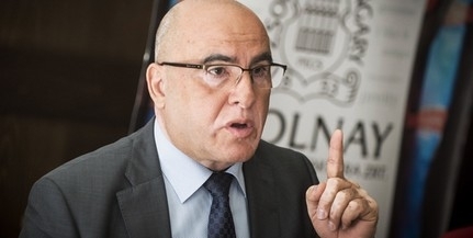 Előkapott a párnacihából félmilliárdot a szír varázsló, Najari Előkapott a párnacihából félmilliárdot a szír varázsló, Najari