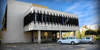 Új parkolók épültek a komlói bíróságnál Új parkolók épültek a komlói bíróságnál