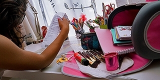 Egy kisebb vagyonba kerül az iskolakezdés, ám a munkáltató könnyíthet a szülők terhein