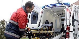 Fal omlott egy munkásra Zalátán, helikopterrel vitték kórházba Fal omlott egy munkásra Zalátán, helikopterrel vitték kórházba