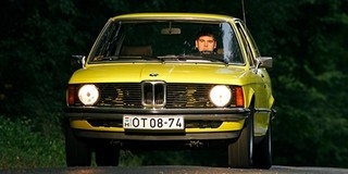 Különleges járművek parkolnak vasárnap a Negyedben Különleges járművek parkolnak vasárnap a Negyedben