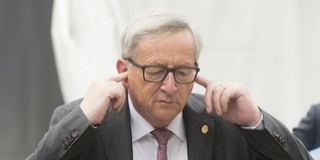 Juncker némi pezsgő után állítja, nem konyakot reggelizik Juncker némi pezsgő után állítja, nem konyakot reggelizik