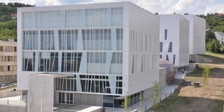 Százhúszmillióból fejlesztik a PTE virológiai laboratóriumát Százhúszmillióból fejlesztik a PTE virológiai laboratóriumát