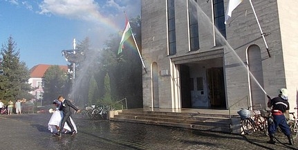Igazi tűzoltóesküvőt tartottak hétvégén Mohácson Igazi tűzoltóesküvőt tartottak hétvégén Mohácson