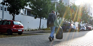 Rémálom a Fellbach utcában: pokollá teszi a szomszédok életet egy erőszakos, hangos család Rémálom a Fellbach utcában: pokollá teszi a szomszédok életet egy erőszakos, hangos család