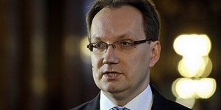 Színészek tiszteletére avatott emlékfalat Hoppál Péter a nemzeti színházban Színészek tiszteletére avatott emlékfalat Hoppál Péter a nemzeti színházban