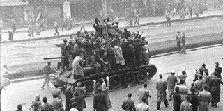 Az '56-os forradalom hőseire emlékeznek Komlón Az '56-os forradalom hőseire emlékeznek Komlón