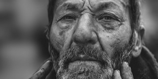 Élet a hajléktalanok között: velük lakott, hogy megtapasztalja a helyzetüket Élet a hajléktalanok között: velük lakott, hogy megtapasztalja a helyzetüket