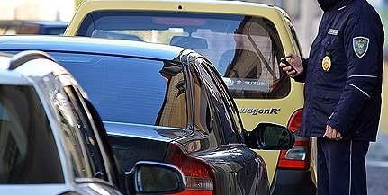 Elsodort egy intézkedő közterület-felügyelőt egy szabálytalan autós a belvárosban