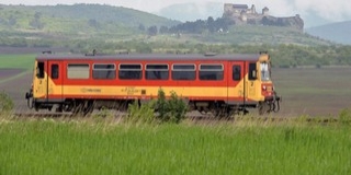 Lángra kapott egy vonat Pécsudvardnál, megfékezték a tüzet Lángra kapott egy vonat Pécsudvardnál, megfékezték a tüzet