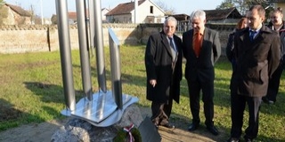 Emlékművet állítottak a pécsi orgonakészítő tiszteletére Emlékművet állítottak a pécsi orgonakészítő tiszteletére
