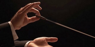 Százhúszmilliós csalást vezényelt le egy pécsi karmester az ügyészség szerint