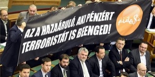 Alaptörvény: nem fogadta el a parlament a módosítást Alaptörvény: nem fogadta el a parlament a módosítást
