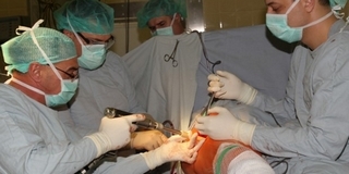 A PTE klinikáján végeztek először egynapos csípőprotézis-műtétet az országban