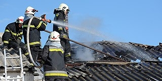Papírhulladék kapott lángra a Balassa Bálint utcában