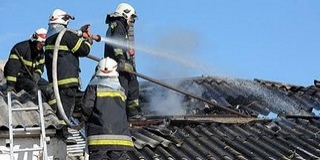 Két tűzesethez is riasztották a pécsi tűzoltókat Két tűzesethez is riasztották a pécsi tűzoltókat