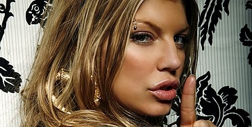 Fergie a tengerparton lesz prosti Fergie a tengerparton lesz prosti