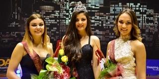 Komló szépe lett Baranya szépe is: Dobosi Mirijam fejére került a korona a döntőben