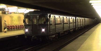 Durva: metró alá ugrott, miután megölte a feleségét Durva: metró alá ugrott, miután megölte a feleségét