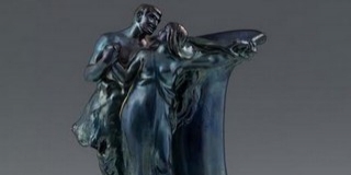 Értékes, gyönyörű Zsolnay-vázát kapott ajándékba a Janus Pannonius Múzeum