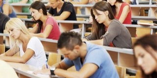 Vicces sztorikat meséltek a PTE professzorai és oktatói a puskázásról és a buktákról Vicces sztorikat meséltek a PTE professzorai és oktatói a puskázásról és a buktákról
