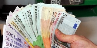 Vegyesen változott a forint árfolyama Vegyesen változott a forint árfolyama