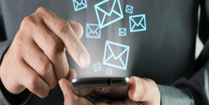 Ünnepi SMS helyett már mobilneten keresztül üzenünk Ünnepi SMS helyett már mobilneten keresztül üzenünk
