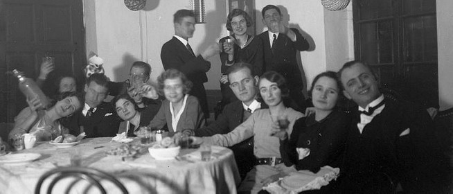 Ima és mulatozás: ilyen volt a szilveszter a századfordulón, jól kirúgtak a hámból