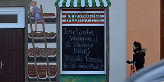 Néha részeg volt, máskor börtönben, most azonban tényleg elbúcsúzott a poénos boltos Néha részeg volt, máskor börtönben, most azonban tényleg elbúcsúzott a poénos boltos