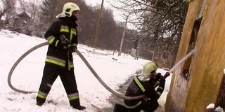 Teljesen leégett egy családi ház Ózdfaluban Teljesen leégett egy családi ház Ózdfaluban