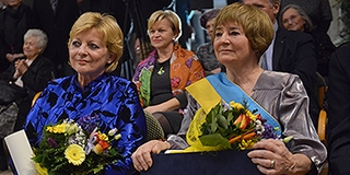 Sólyom Katalin színművésznő vehette át a rangos pécsi elismerést, a Tüke-díjat Sólyom Katalin színművésznő vehette át a rangos pécsi elismerést, a Tüke-díjat
