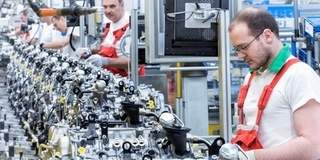 Ezerötszázan sztrájkoltak az Audi győri motorgyárában Ezerötszázan sztrájkoltak az Audi győri motorgyárában