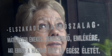 Emléktáblát avattak Máté Péter születése 70. évfordulóján Emléktáblát avattak Máté Péter születése 70. évfordulóján