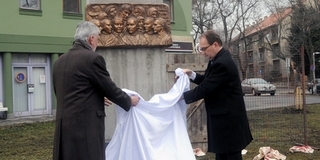 A Szovjetunióba elhurcoltaknak emléket állító domborművet avattak Pécsett