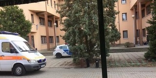 Balhé volt a mohácsi koleszben, mentő vitt el egy fiút Balhé volt a mohácsi koleszben, mentő vitt el egy fiút