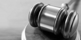 Szakmányban nyomták: trükköztek a bérterhekkel, 15 évet is kaphatnak Szakmányban nyomták: trükköztek a bérterhekkel, 15 évet is kaphatnak