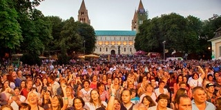 Színes programokkal indul a fesztiválszezon - Hat nagy rendezvényt tart a Zsolnay Örökségkezelő Színes programokkal indul a fesztiválszezon - Hat nagy rendezvényt tart a Zsolnay Örökségkezelő