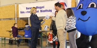 A rendőrök is megjelentek az autó-motor show-n