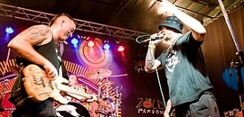 Fürdőzés, koncertek és komédia