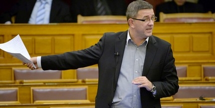 Gyere ki, úgy nyakonb*szlak, hogy leszáll a fejed - mondta egy jobbikos a Parlamentben Gyere ki, úgy nyakonb*szlak, hogy leszáll a fejed - mondta egy jobbikos a Parlamentben