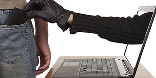 Internetes csaló ellen emeltek vádat Pécsett